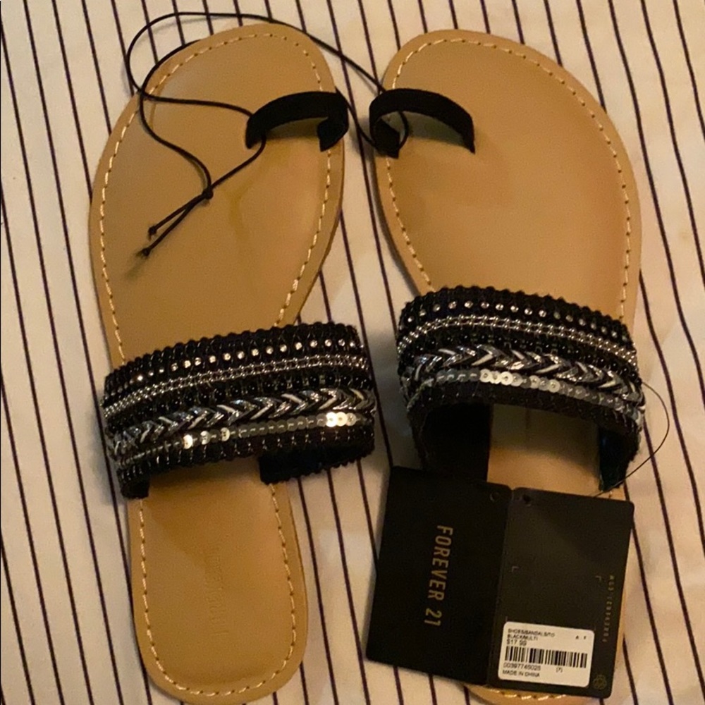 Forever 21 Black Toe-Loop Sandal